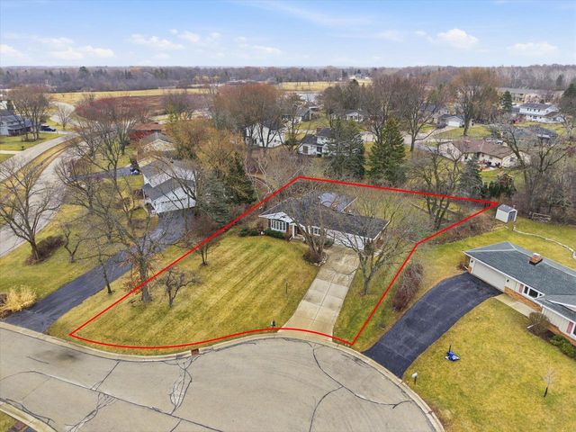 2535 S Brookside COURT, New Berlin, WI 53151