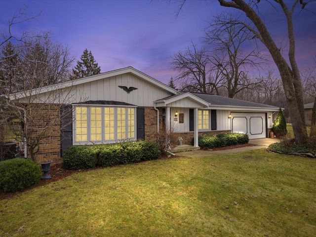2535 S Brookside COURT, New Berlin, WI 53151