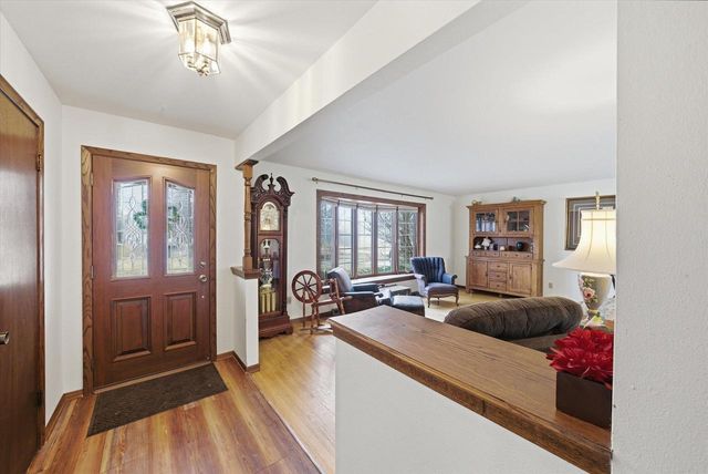 2535 S Brookside COURT, New Berlin, WI 53151