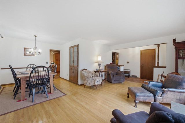 2535 S Brookside COURT, New Berlin, WI 53151