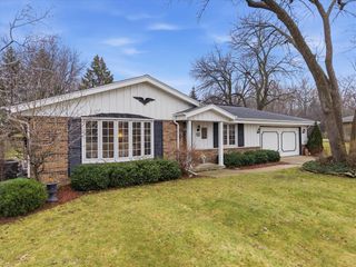 2535 S Brookside COURT, New Berlin, WI 53151