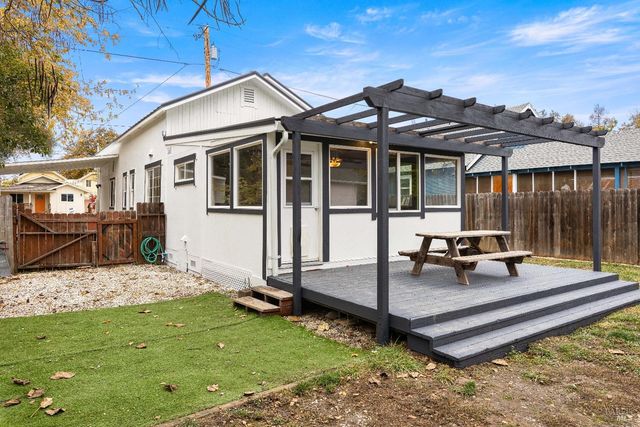 9528 Washington St, Upper Lake, CA 95485