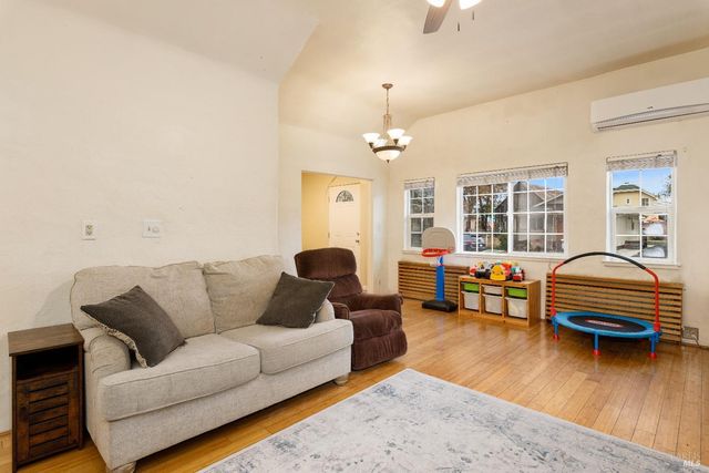 9528 Washington St, Upper Lake, CA 95485