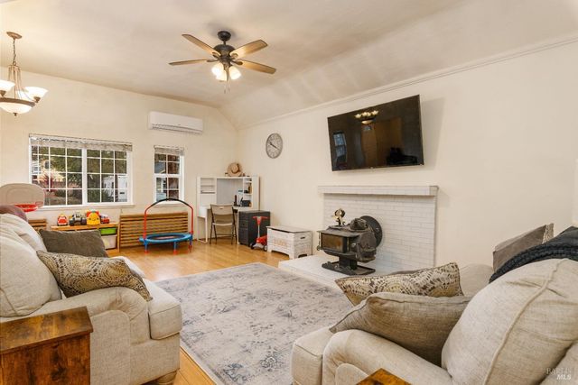 9528 Washington St, Upper Lake, CA 95485