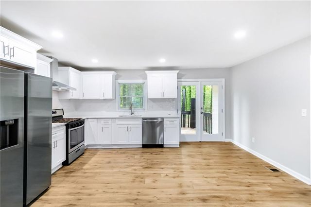 4010 Kennesaw Drive NW, Kennesaw, GA 30152