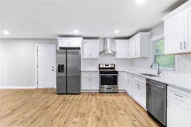 4010 Kennesaw Drive NW, Kennesaw, GA 30152