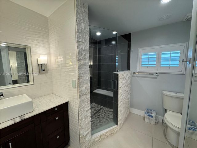 211 W 33rd St 1, Hialeah, FL 33012
