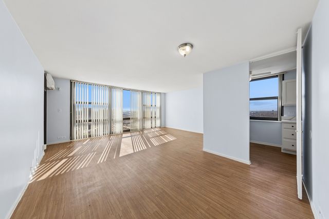 2605 S Indiana Avenue 2201, Chicago, IL 60616