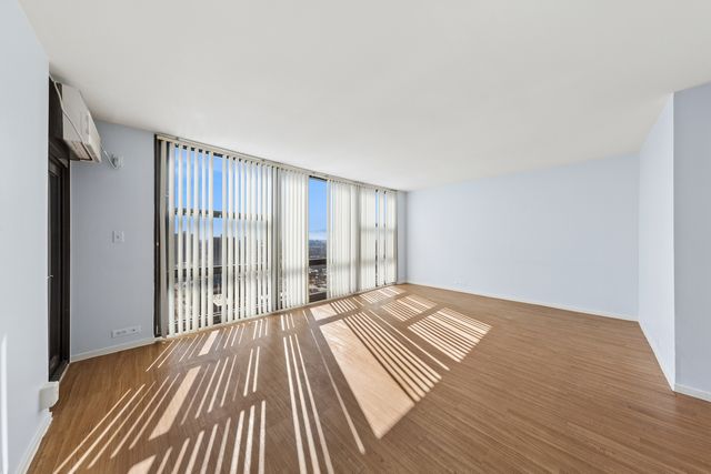 2605 S Indiana Avenue 2201, Chicago, IL 60616