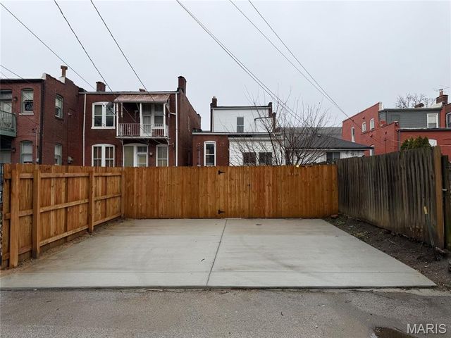 3000 Louisiana Avenue, St Louis, MO 63118