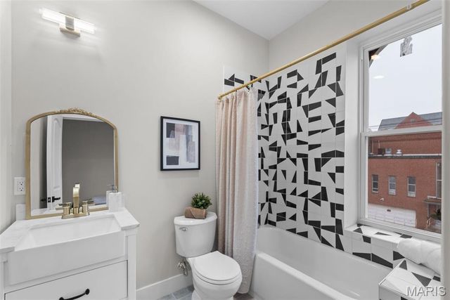 3000 Louisiana Avenue, St Louis, MO 63118