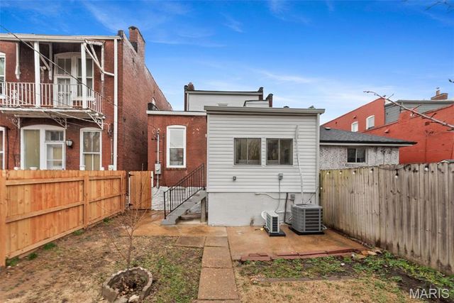 3000 Louisiana Avenue, St Louis, MO 63118