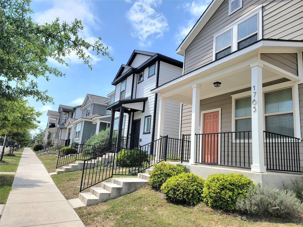 1765 Yaupon Grove LN, Leander, TX 78641