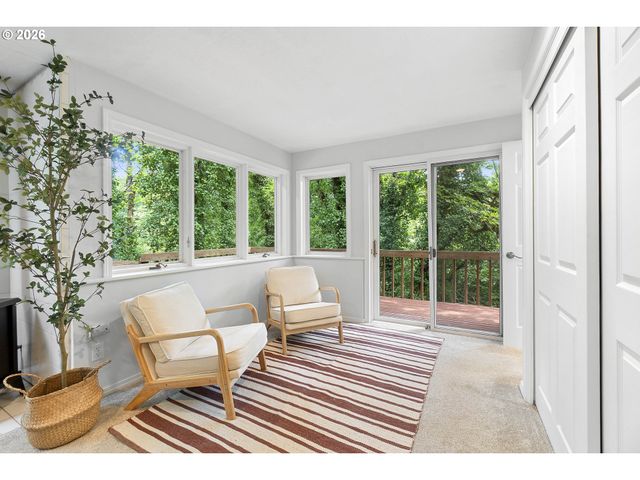 2779 Sw SHERWOOD Dr, Portland, OR 97201