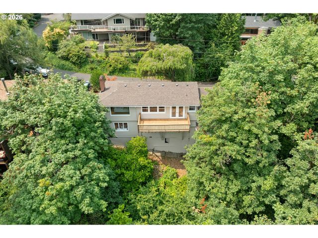 2779 Sw SHERWOOD Dr, Portland, OR 97201