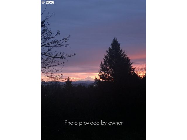 2779 Sw SHERWOOD Dr, Portland, OR 97201