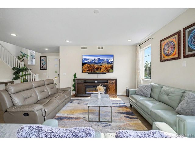 23933 E 39th Ave, Aurora, CO 80019