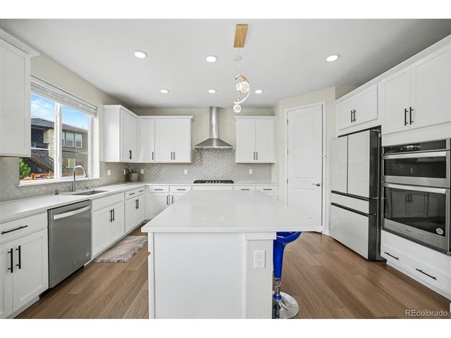 23933 E 39th Ave, Aurora, CO 80019