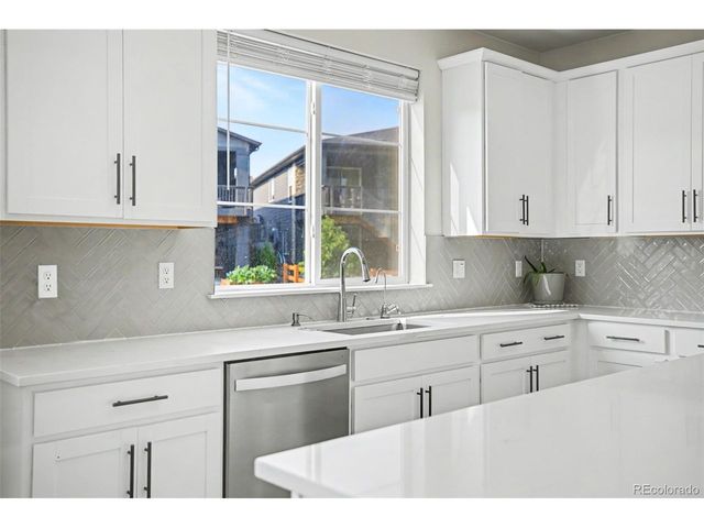 23933 E 39th Ave, Aurora, CO 80019
