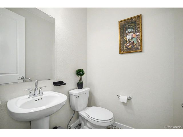 23933 E 39th Ave, Aurora, CO 80019