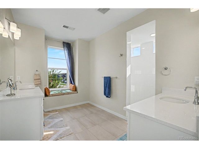 23933 E 39th Ave, Aurora, CO 80019