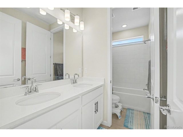 23933 E 39th Ave, Aurora, CO 80019