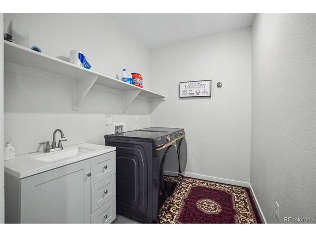 23933 E 39th Ave, Aurora, CO 80019