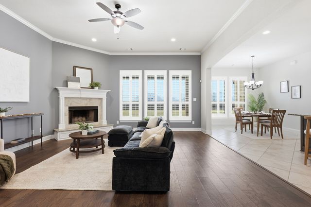 8260 Faithful Drive, Waxahachie, TX 75167