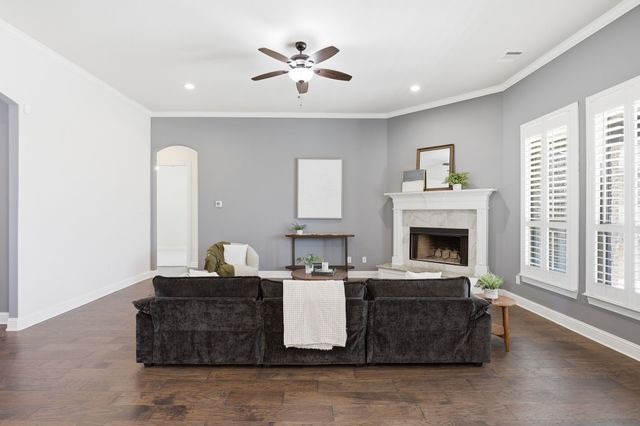 8260 Faithful Drive, Waxahachie, TX 75167