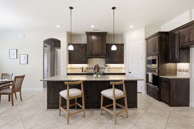 8260 Faithful Drive, Waxahachie, TX 75167