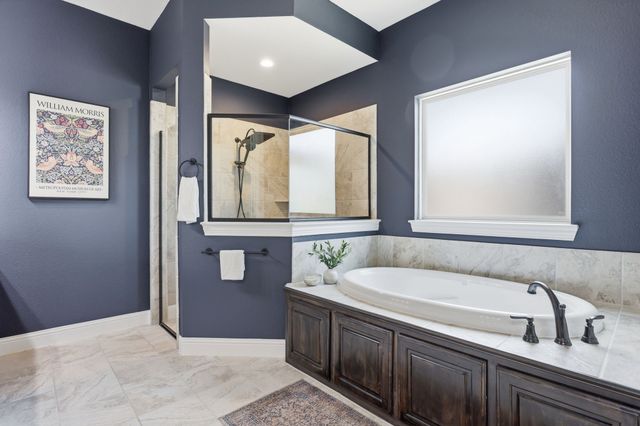 8260 Faithful Drive, Waxahachie, TX 75167