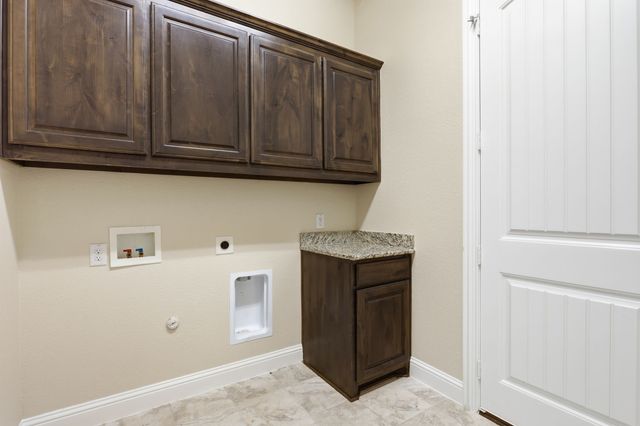 8260 Faithful Drive, Waxahachie, TX 75167