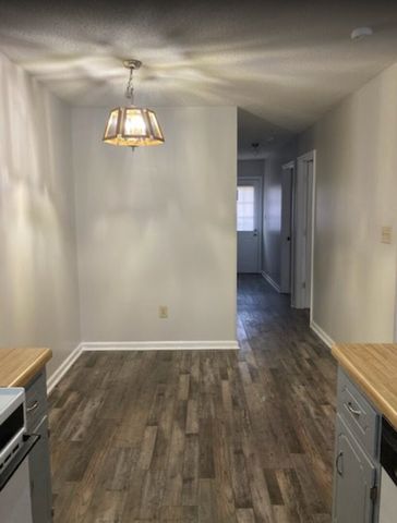 105 Meadow Ln, Oak Grove, KY 42262