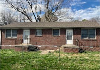 105 Meadow Ln, Oak Grove, KY 42262