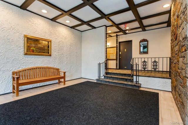 25 Franklin Avenue 2A, White Plains, NY 10601