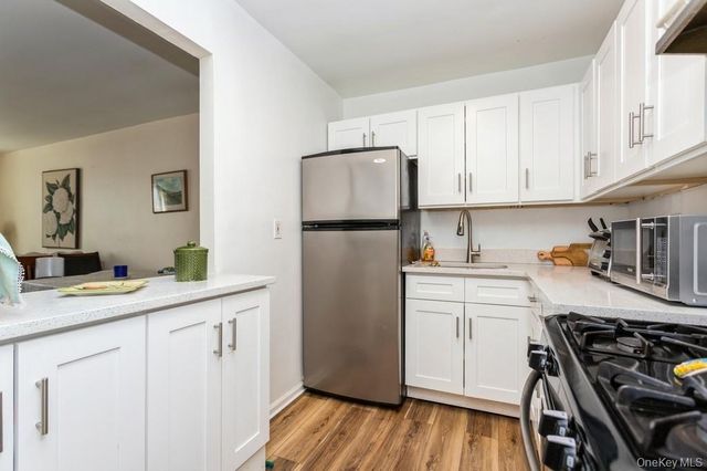 25 Franklin Avenue 2A, White Plains, NY 10601
