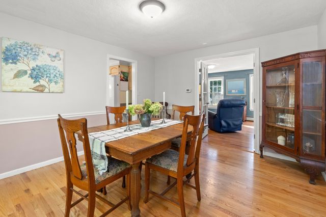 24 Crossbow Ln, North Andover, MA 01845