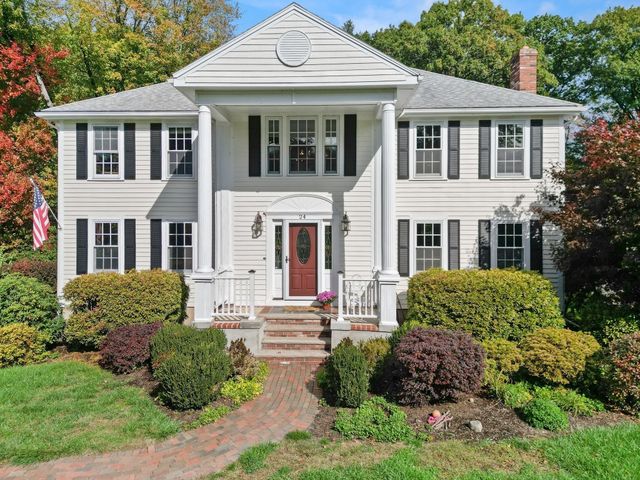 24 Crossbow Ln, North Andover, MA 01845