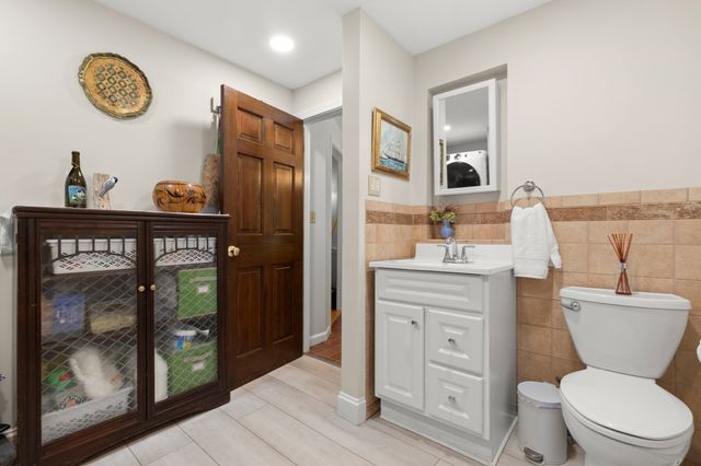 24 Crossbow Ln, North Andover, MA 01845