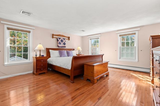 24 Crossbow Ln, North Andover, MA 01845