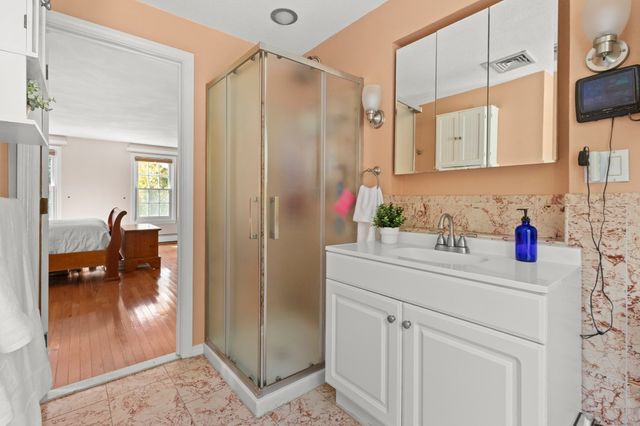 24 Crossbow Ln, North Andover, MA 01845