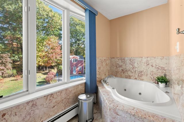 24 Crossbow Ln, North Andover, MA 01845