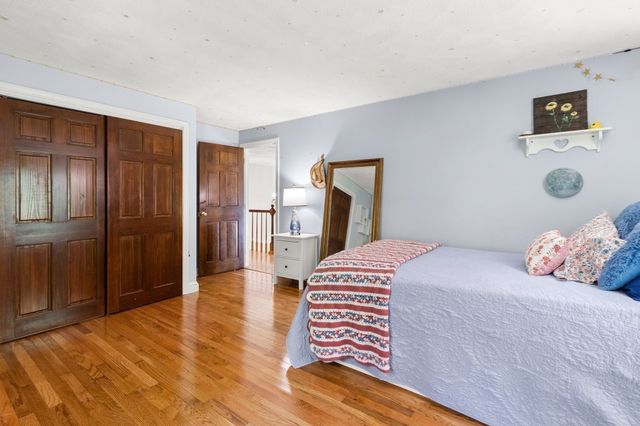 24 Crossbow Ln, North Andover, MA 01845