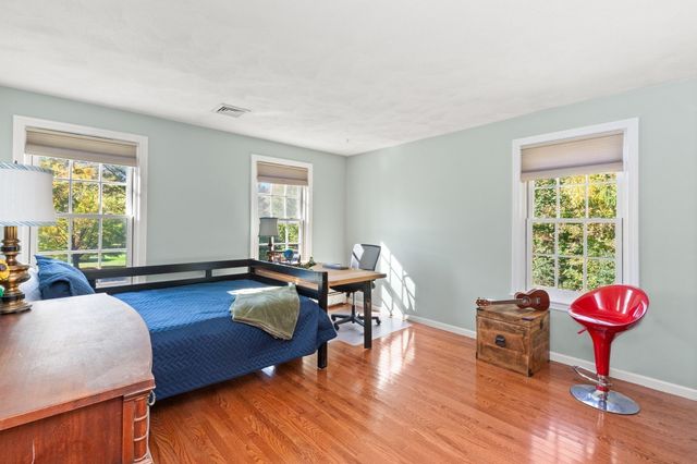 24 Crossbow Ln, North Andover, MA 01845