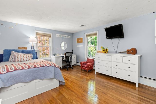 24 Crossbow Ln, North Andover, MA 01845