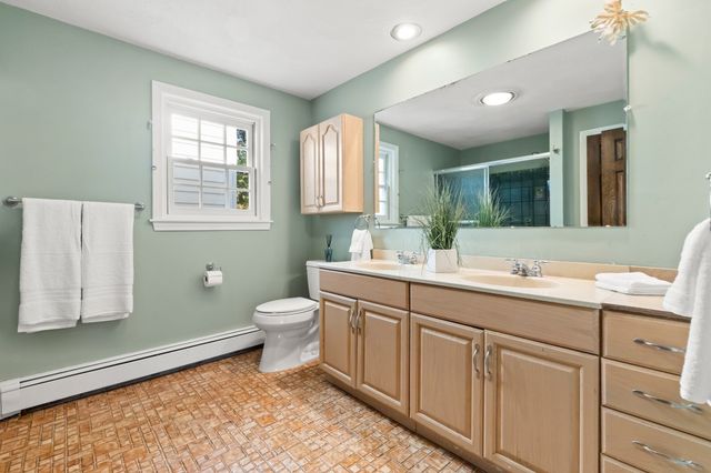 24 Crossbow Ln, North Andover, MA 01845