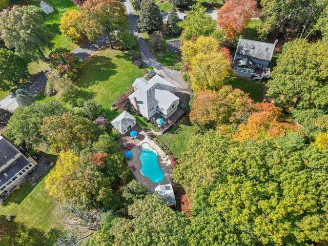 24 Crossbow Ln, North Andover, MA 01845