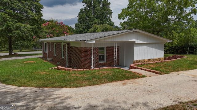 2292 Blacksnake Road, Mount Airy, GA 30563