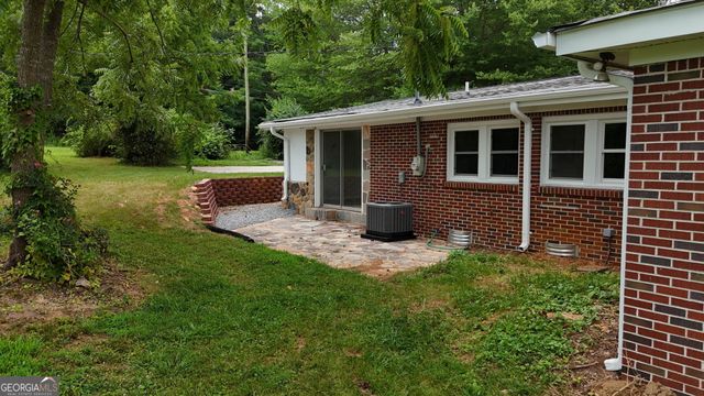 2292 Blacksnake Road, Mount Airy, GA 30563