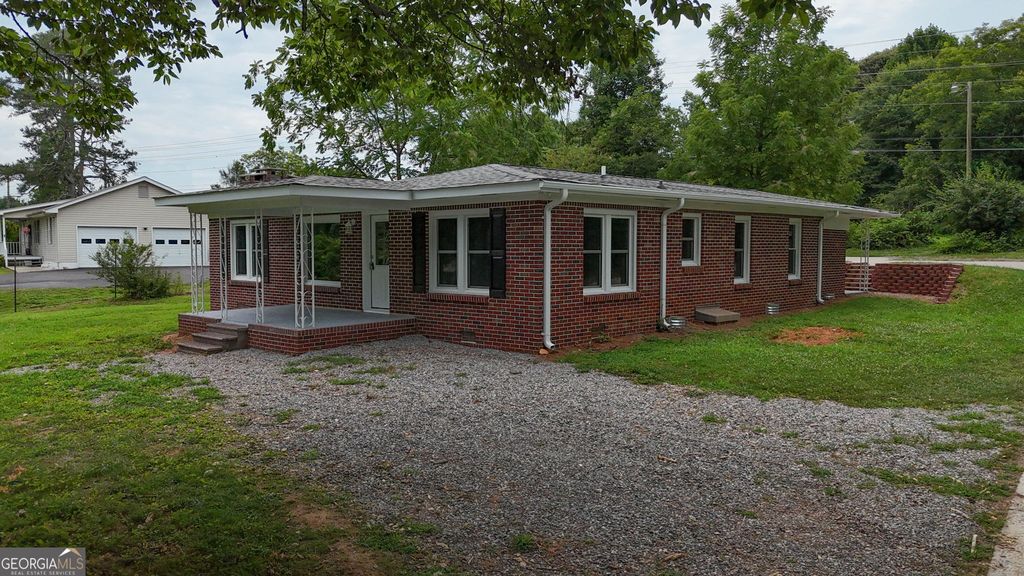 2292 Blacksnake Road, Mount Airy, GA 30563